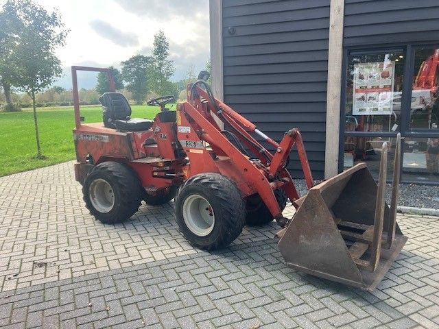 SCHÄFFER 326 Minilader mit Gewicht von 1750 kgs