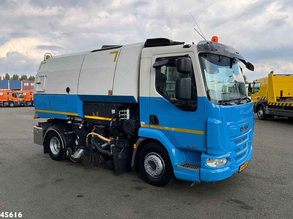 DAF FA LF 180 Euro 6 Johnston VS502 Just 138.807 km!