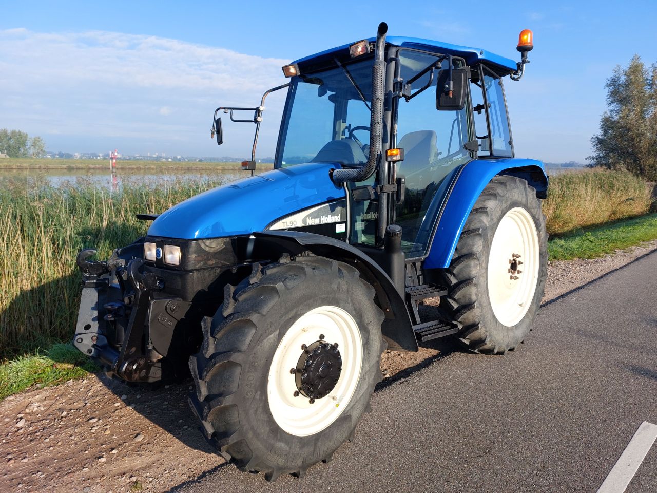 New Holland TL90 met kruip en fronthef