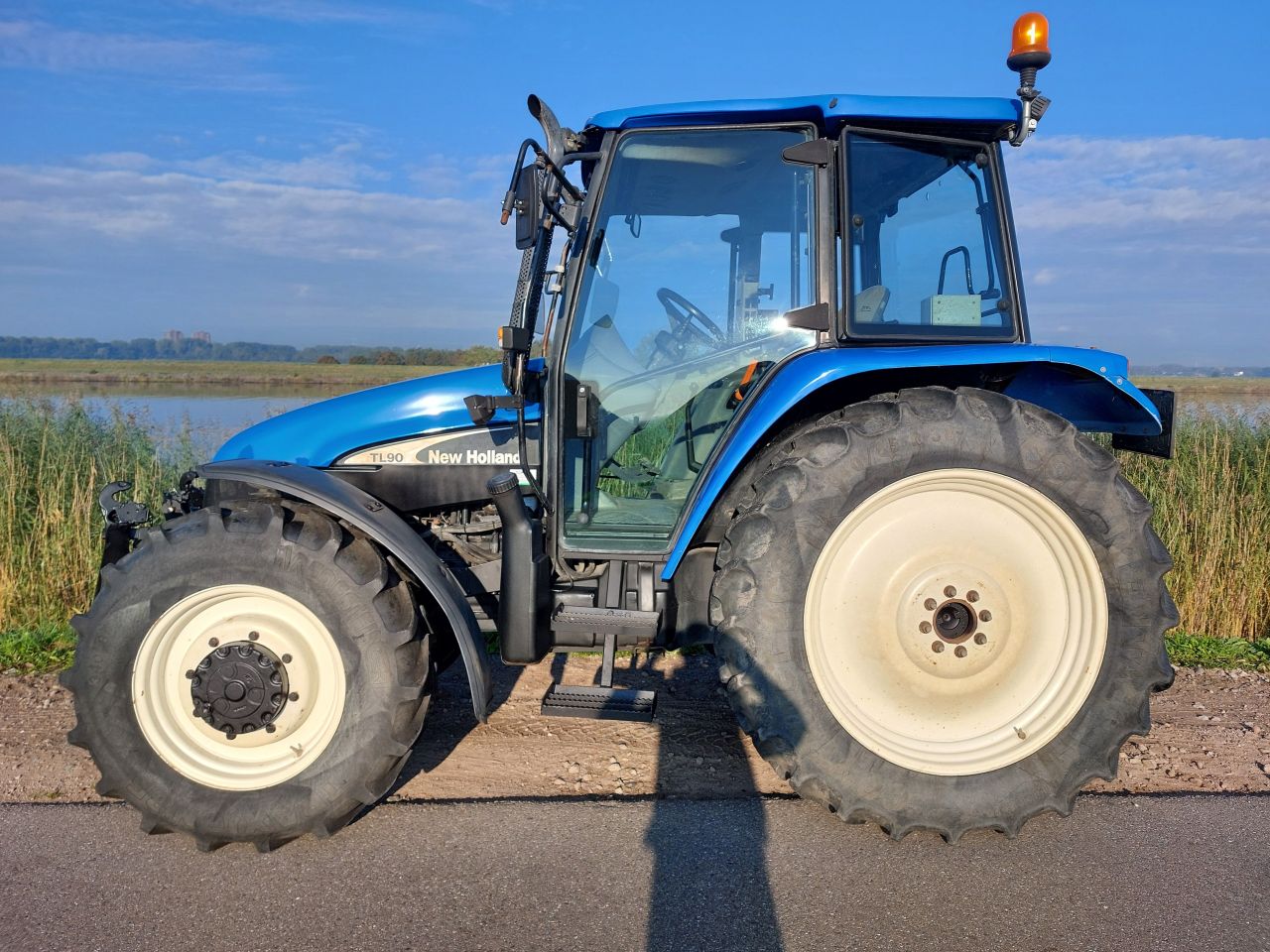 New Holland TL90 met kruip en fronthef