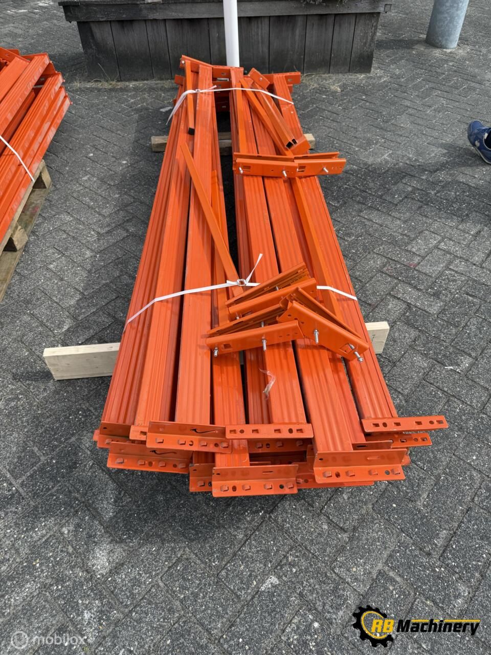 50 meter stelling compleet met staanders/liggers/netten.