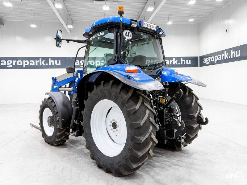 New Holland T6010 Plus , Powershift, frontloader, front axle suspensi