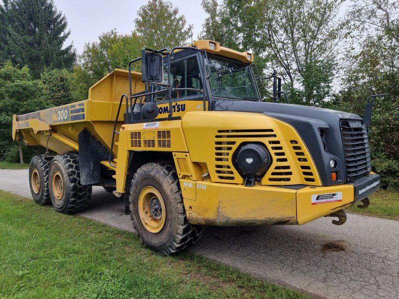 Komatsu HM 300-5EO