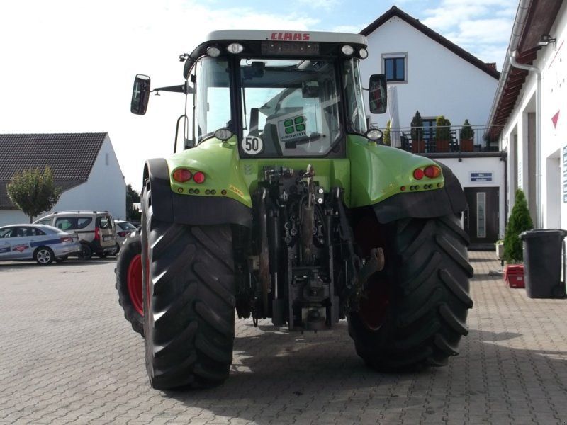 Claas Arion 640