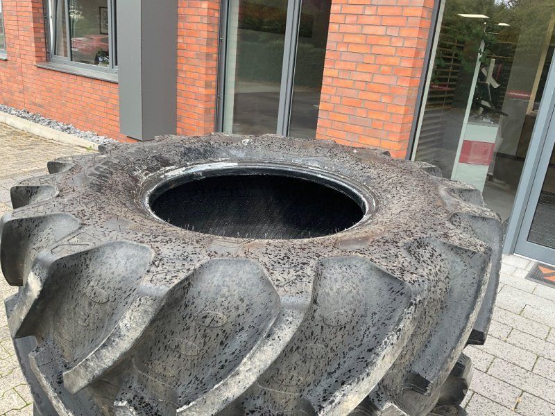 BKT 600/70R28 Agrimax RT 765 157 D