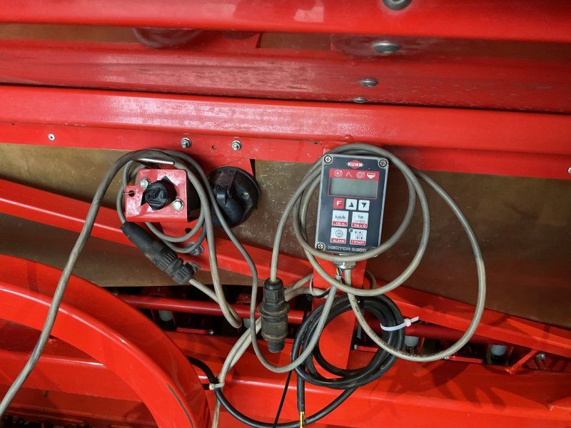Kuhn HRB 302 / Integra