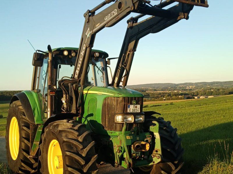 John Deere 6820