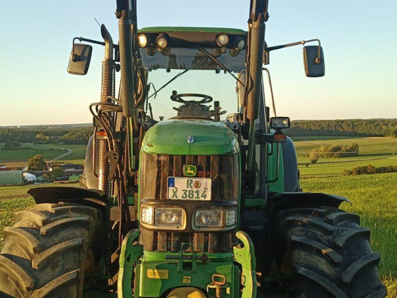 John Deere 6820