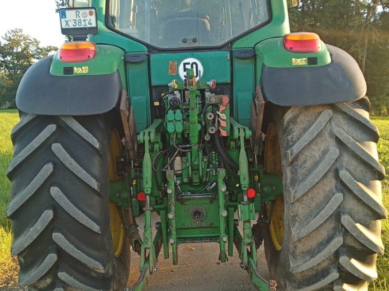John Deere 6820