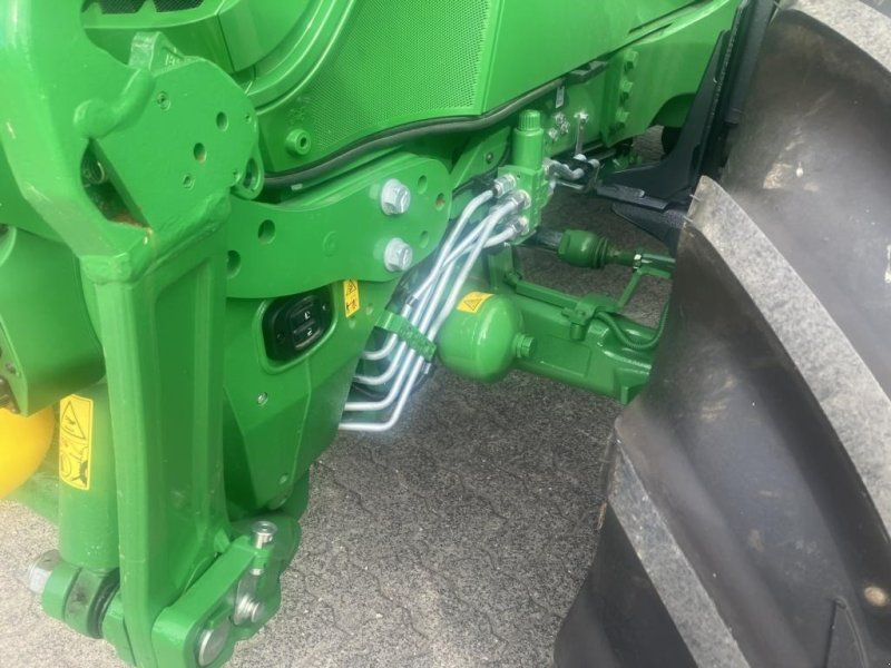 John Deere 6R150