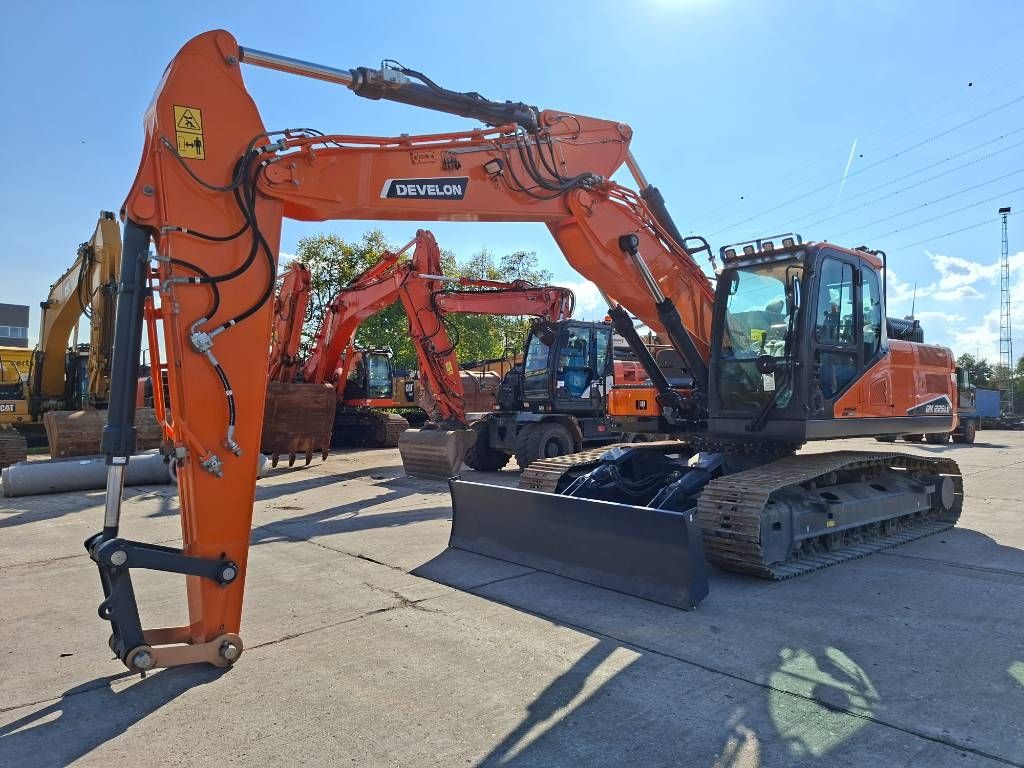Develon DX 225 LC-7