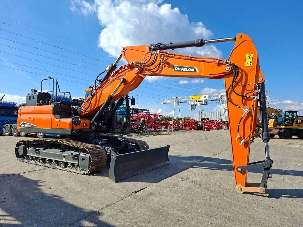Develon DX 225 LC-7
