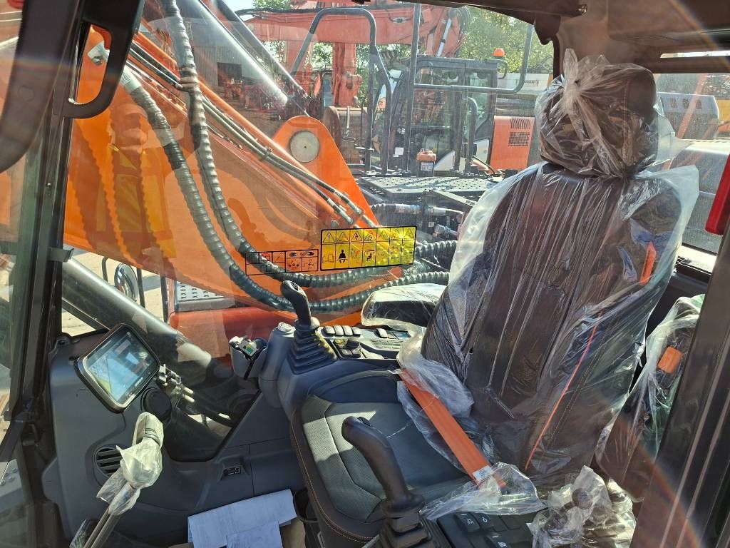 Develon DX 225 LC-7