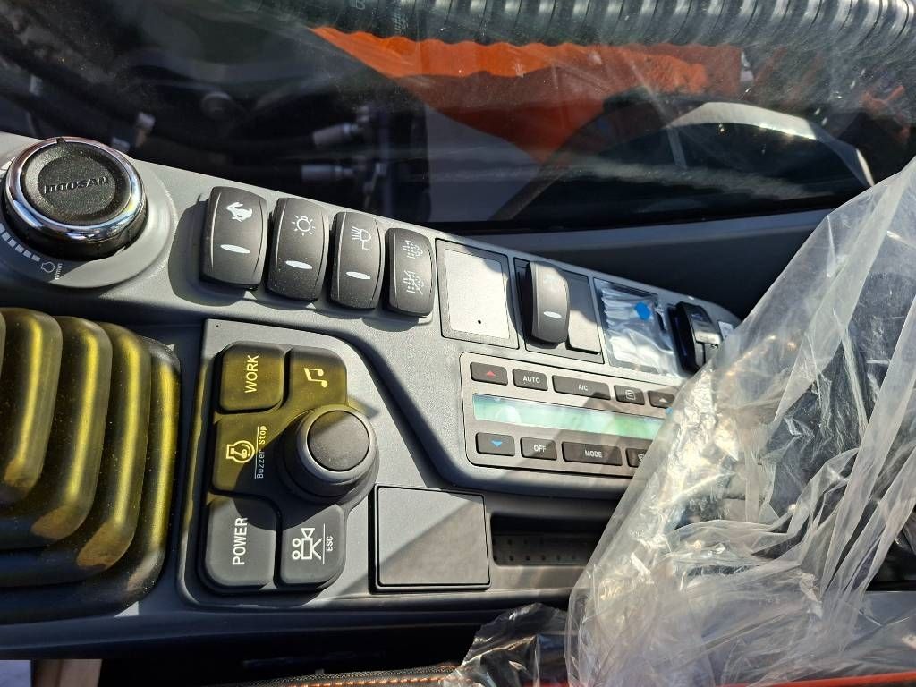 Develon DX 225 LC-7