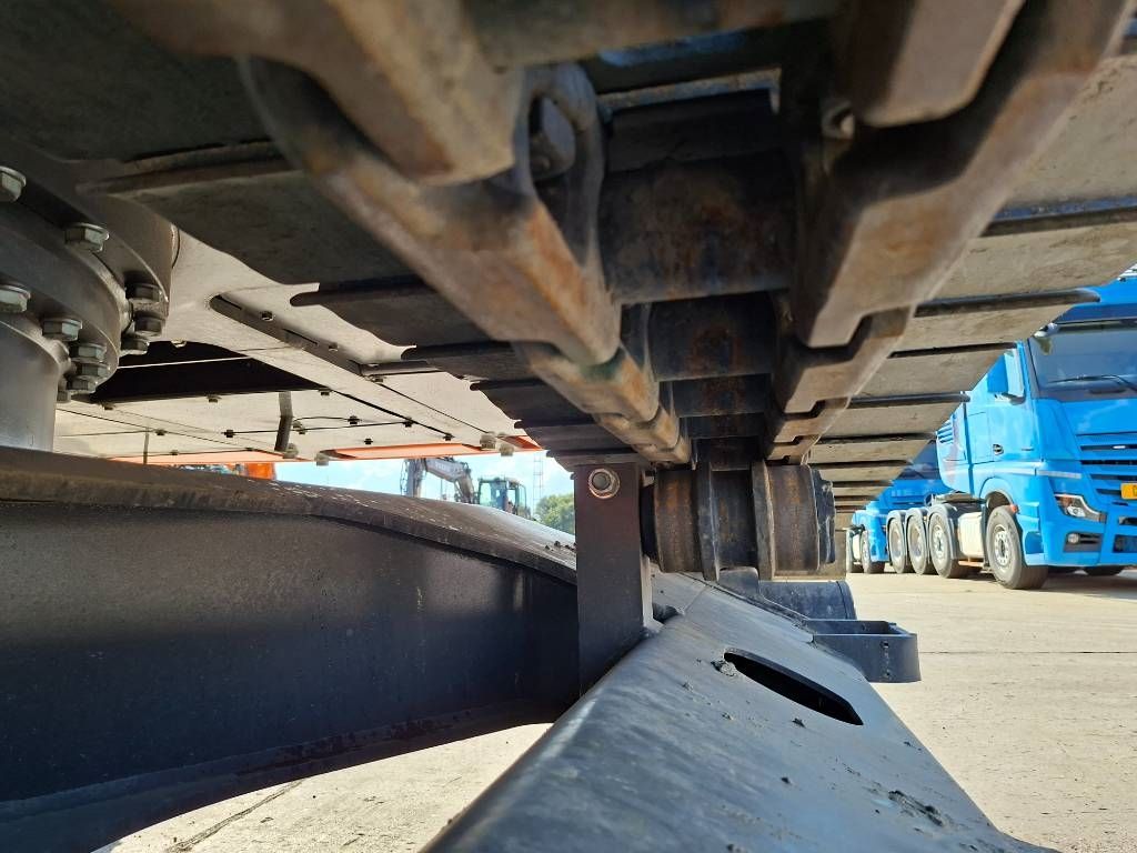 Develon DX 225 LC-7