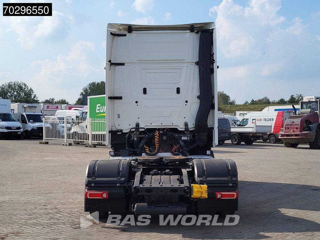 Mercedes Actros 1845 4X2 GigaSpace Mega Retarder 2x Tanks Standklima Xenon Euro 6