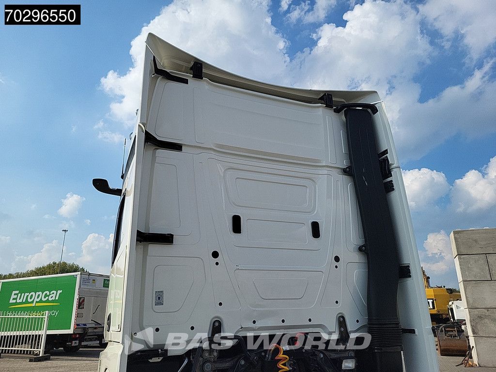 Mercedes Actros 1845 4X2 GigaSpace Mega Retarder 2x Tanks Standklima Xenon Euro 6