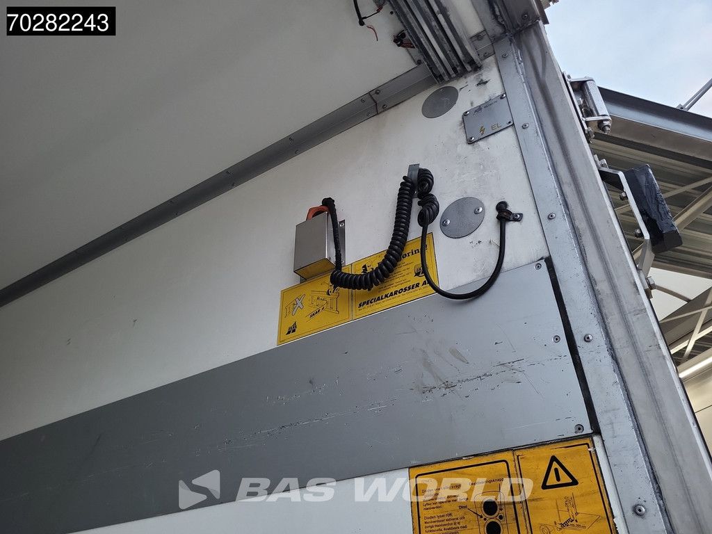 Mercedes Atego Atego 1324 4X2 1500kg Ladebordwand Euro 6