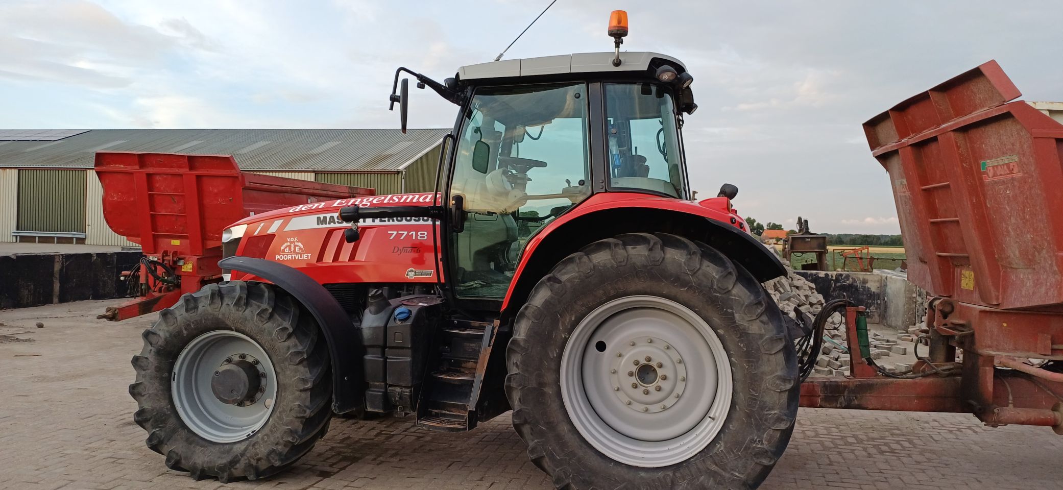 Massey Ferguson 7718
