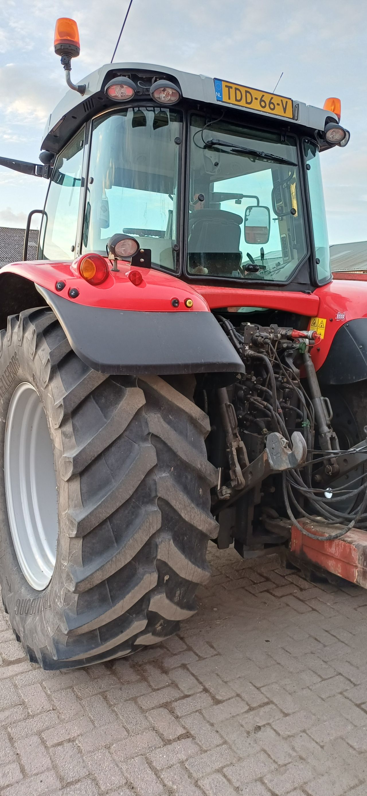 Massey Ferguson 7718