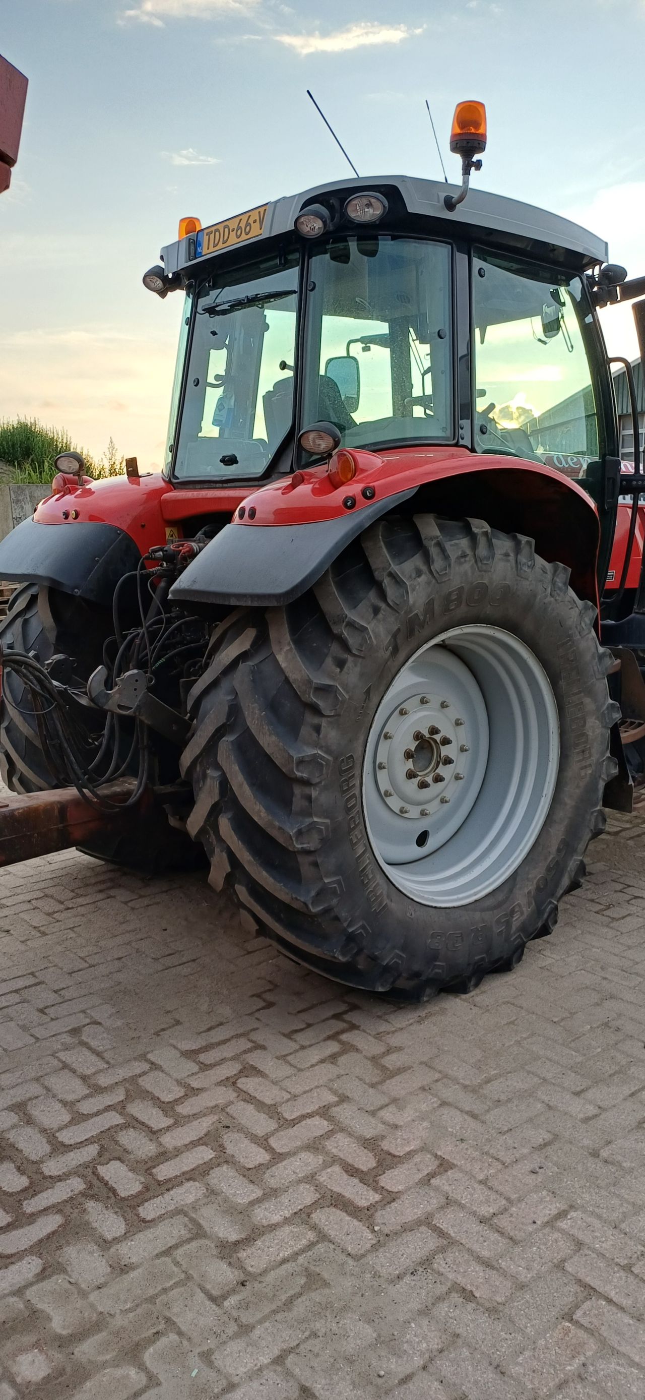 Massey Ferguson 7718