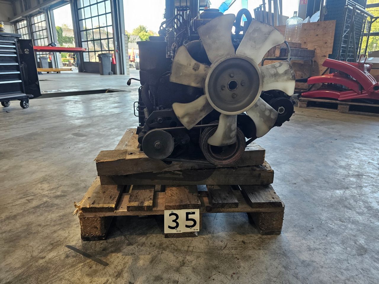 Nissan 2.5 Diesel Met Radiateur En Automatische Versnellingsbak