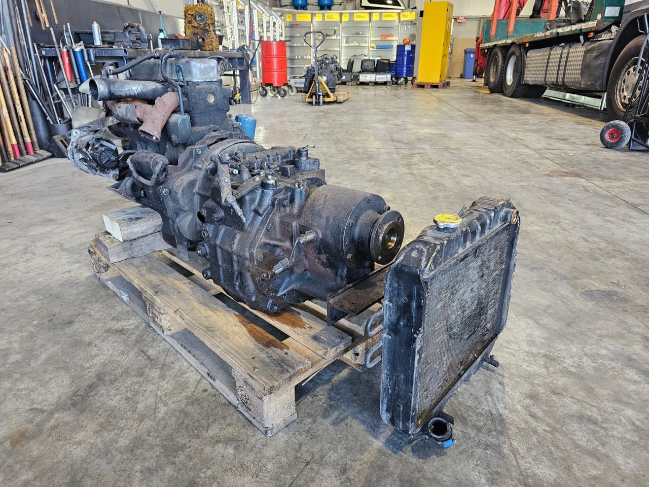 Nissan 2.5 Diesel Met Radiateur En Automatische Versnellingsbak