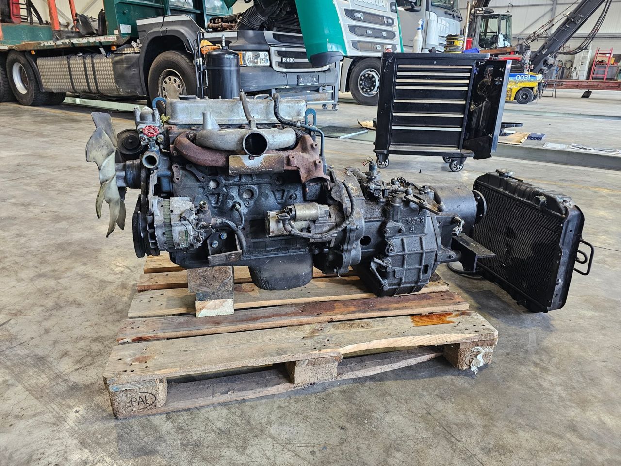 Nissan 2.5 Diesel Met Radiateur En Automatische Versnellingsbak