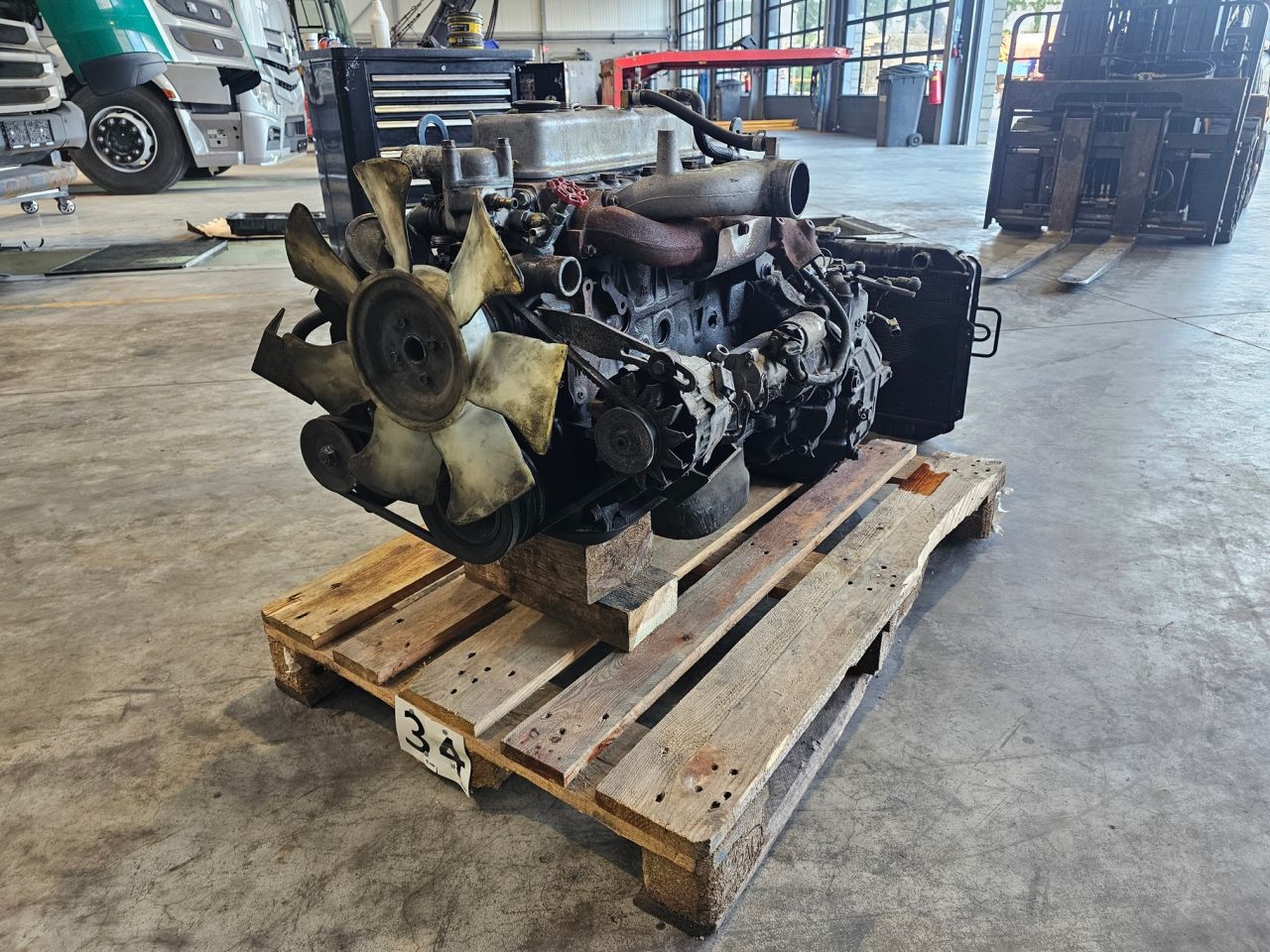 Nissan 2.5 Diesel Met Radiateur En Automatische Versnellingsbak