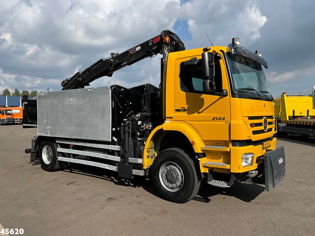 Mercedes-Benz Axor 2124 AK 4x4 Hiab 12 Tonmeter laadkraan Just 208.719 km!