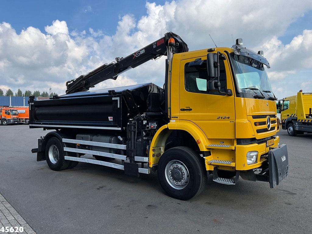 Mercedes-Benz Axor 2124 AK 4x4 Hiab 12 Tonmeter laadkraan Just 208.719 km!
