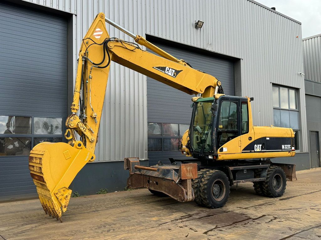 Caterpillar M322C - Hydraulic stabilizers / VA Triple boom / CE-certified,