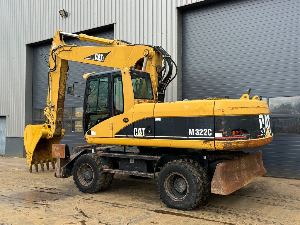 Caterpillar M322C - Hydraulic stabilizers / VA Triple boom / CE-certified,