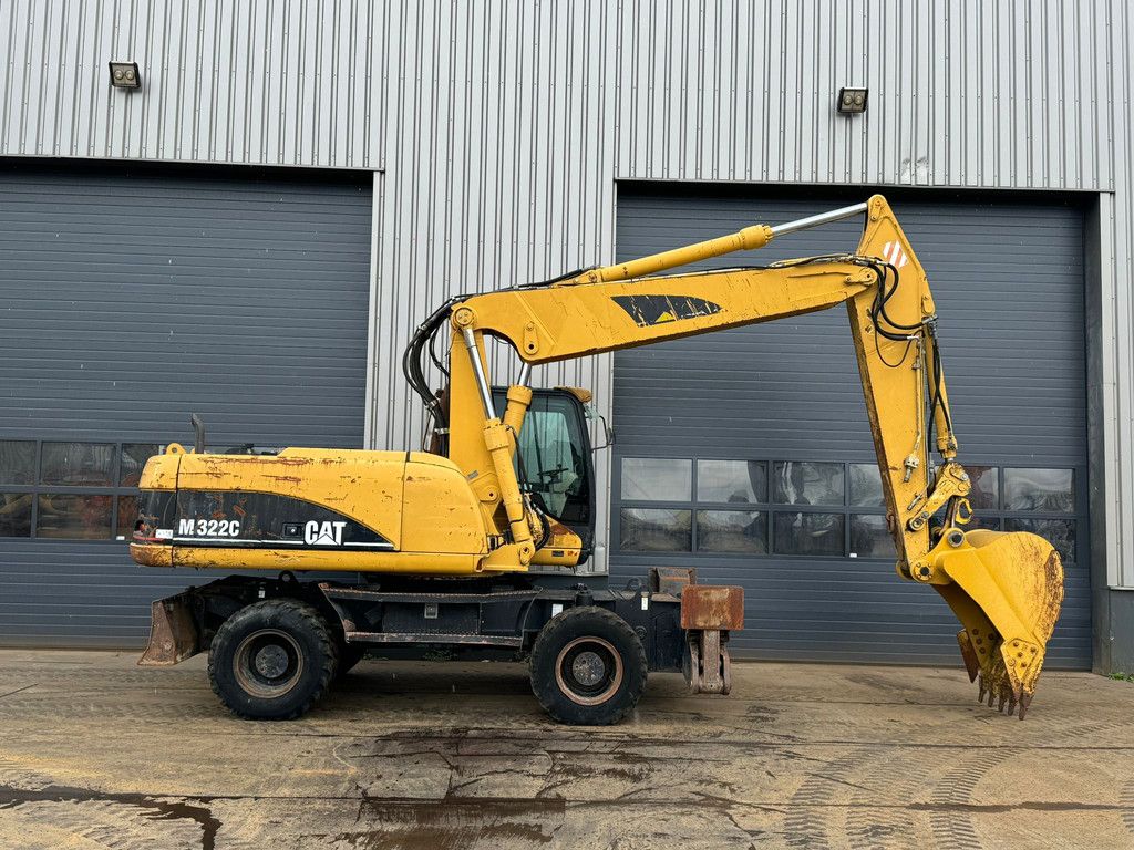 Caterpillar M322C - Hydraulic stabilizers / VA Triple boom / CE-certified,