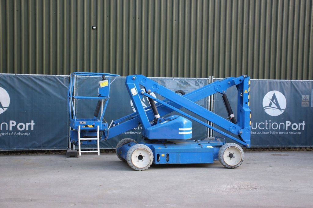UpRight AB38 Electric Articulating Boom Lift 13.4m
