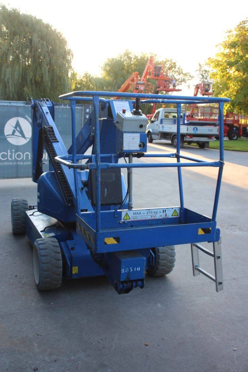 UpRight AB38 Electric Articulating Boom Lift 13.4m
