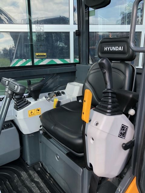 Hyundai HX 19A