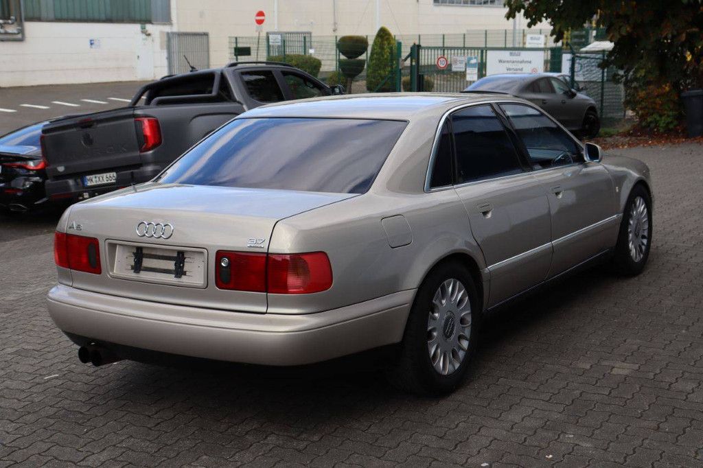 Audi A8 3.7 Quattro Benzine 230pk 1997