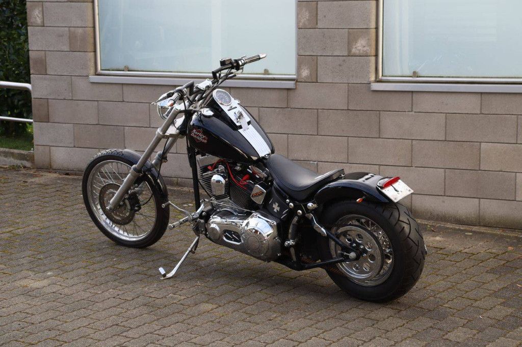 Motorrad Harley-Davidson Softtail FXSTB Chopper Benzin 46kW 2000