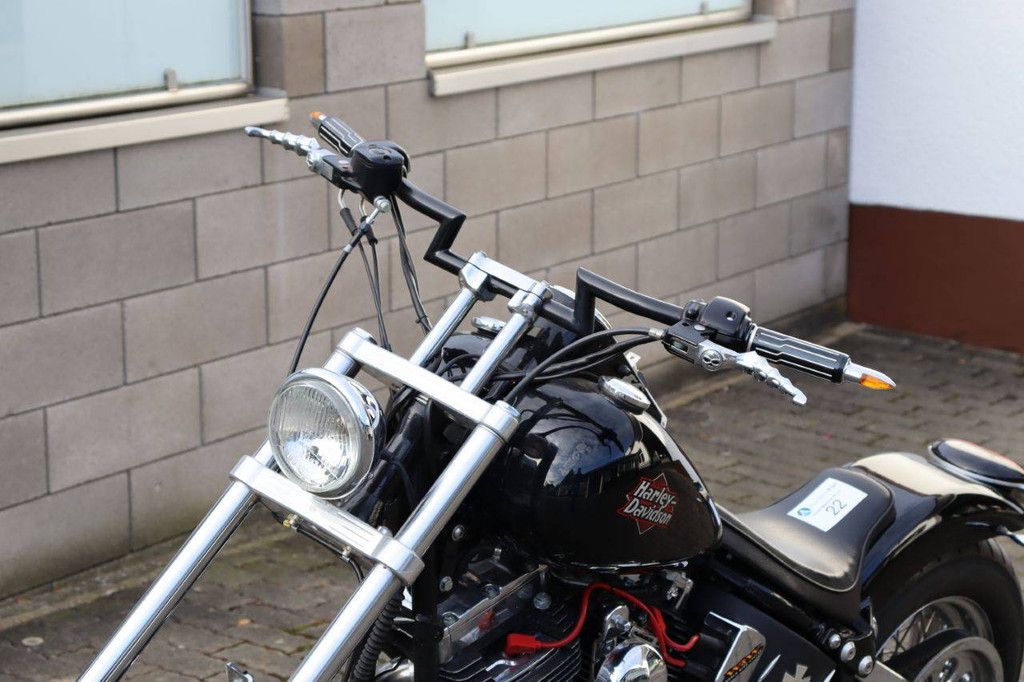 Motorrad Harley-Davidson Softtail FXSTB Chopper Benzin 46kW 2000