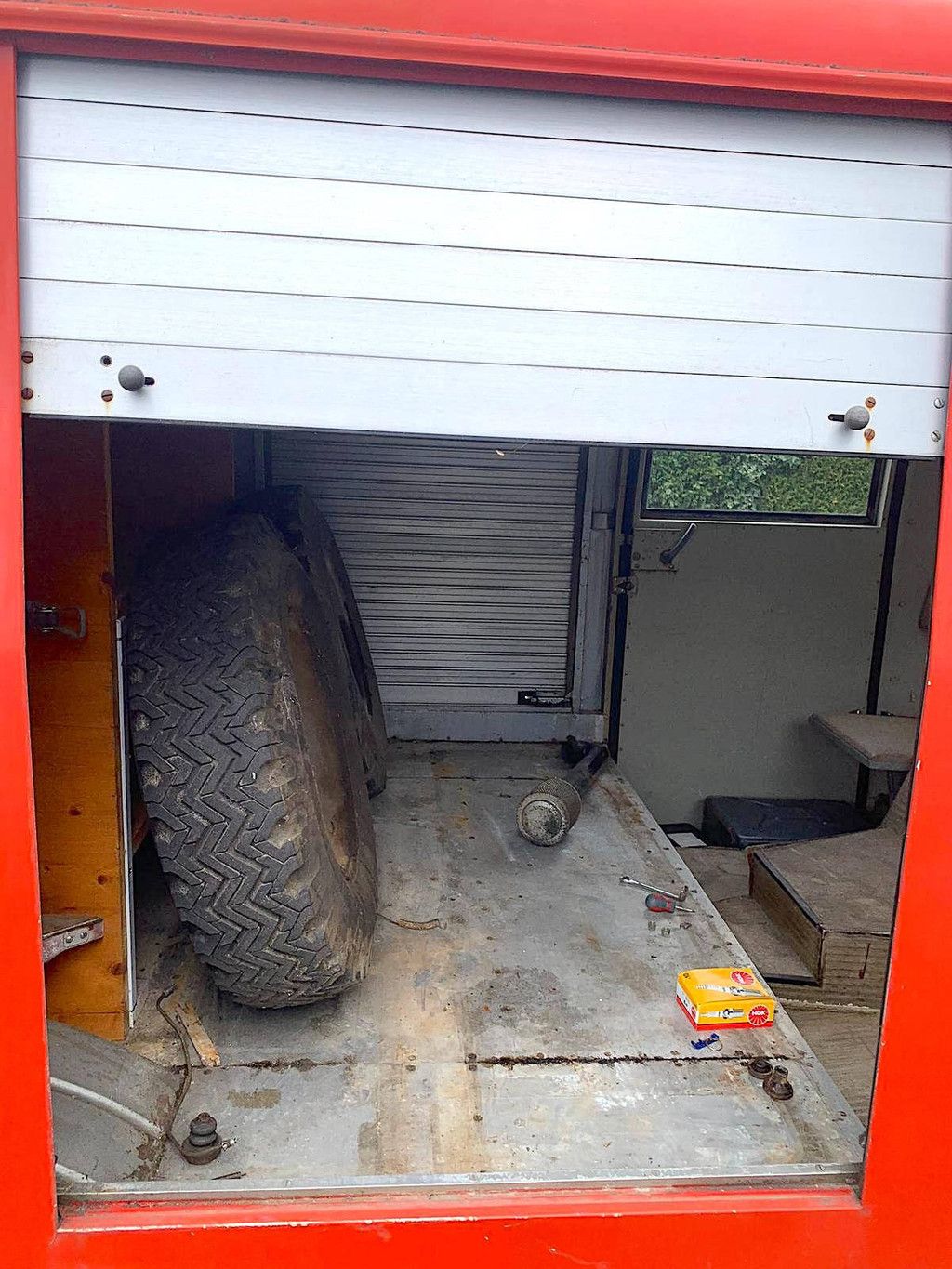 Vintage-Feuerwehrauto Willys Jeep Benzin 1963 (Margin)