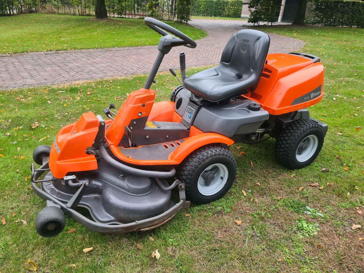Husqvarna Rider 16 hydrostaat frontmaaier mulch maaier.