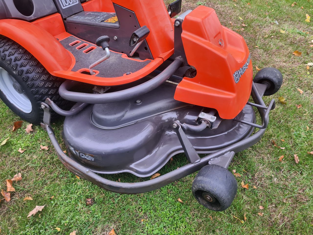 Husqvarna Rider 16 hydrostaat frontmaaier mulch maaier.