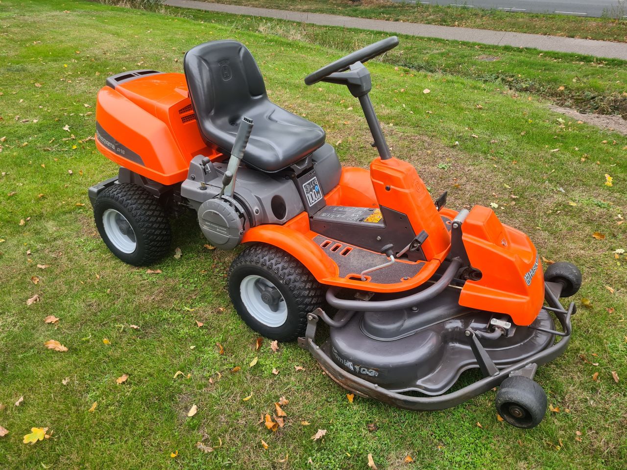 Husqvarna Rider 16 hydrostaat frontmaaier mulch maaier.