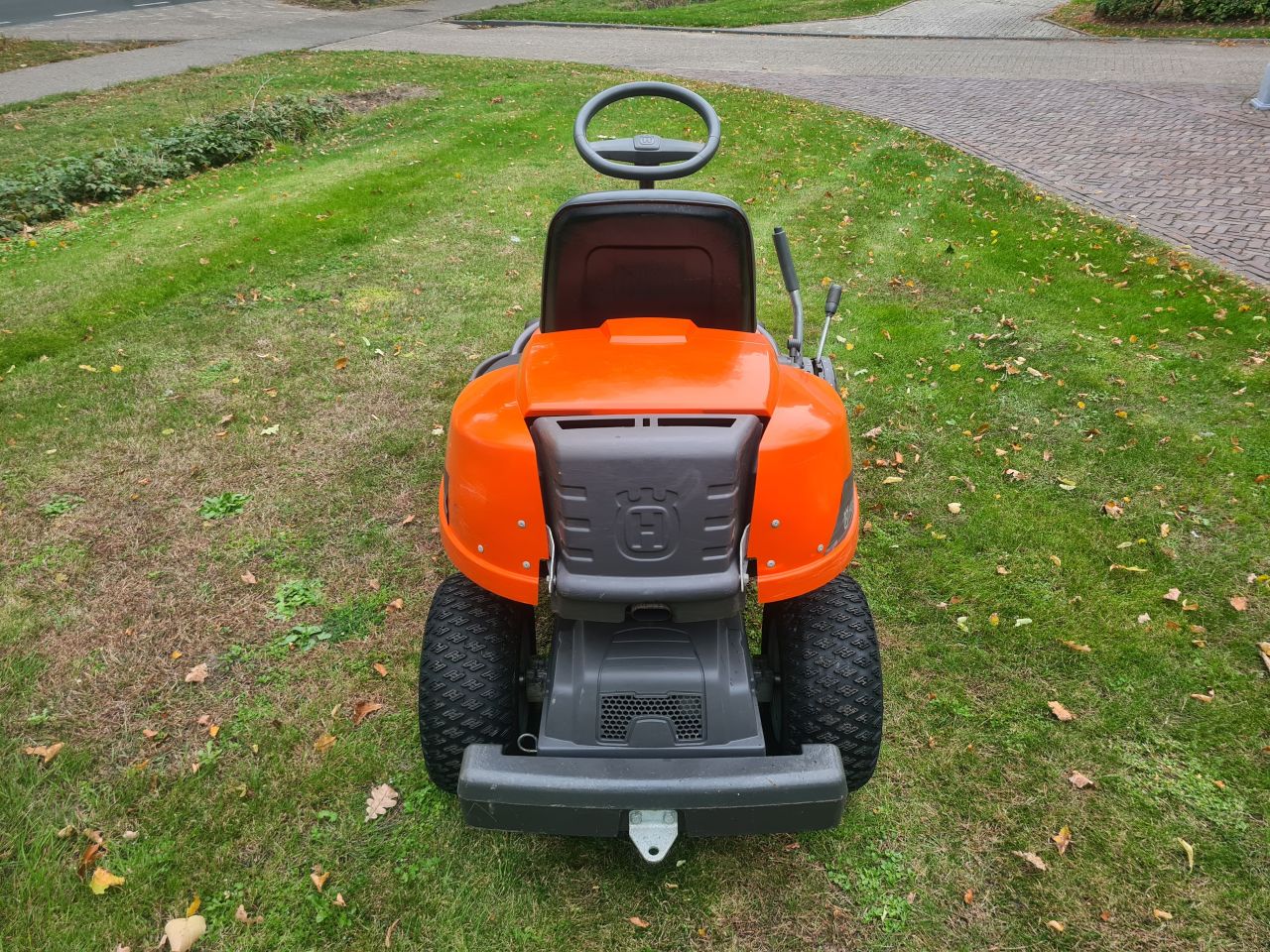 Husqvarna Rider 16 hydrostaat frontmaaier mulch maaier.