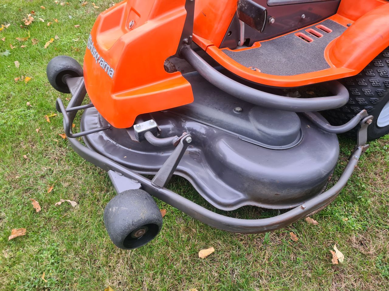Husqvarna Rider 16 hydrostaat frontmaaier mulch maaier.