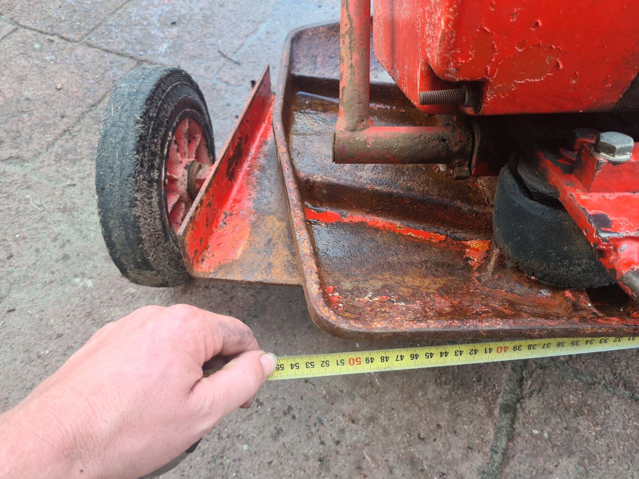 Trilplaat met diesel motor.