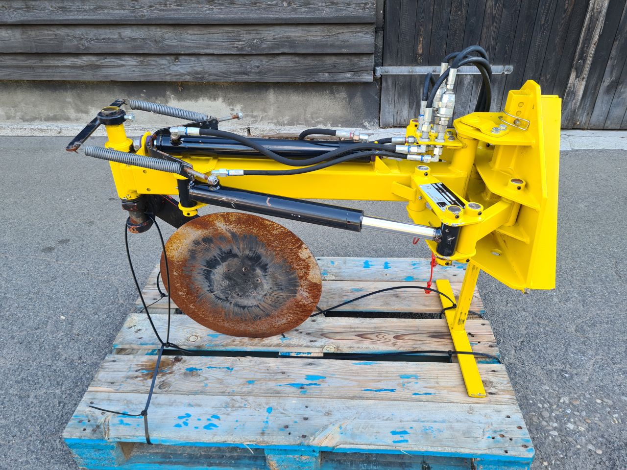 Lm Trac werktuigdrager kantensnijder kanten snijder