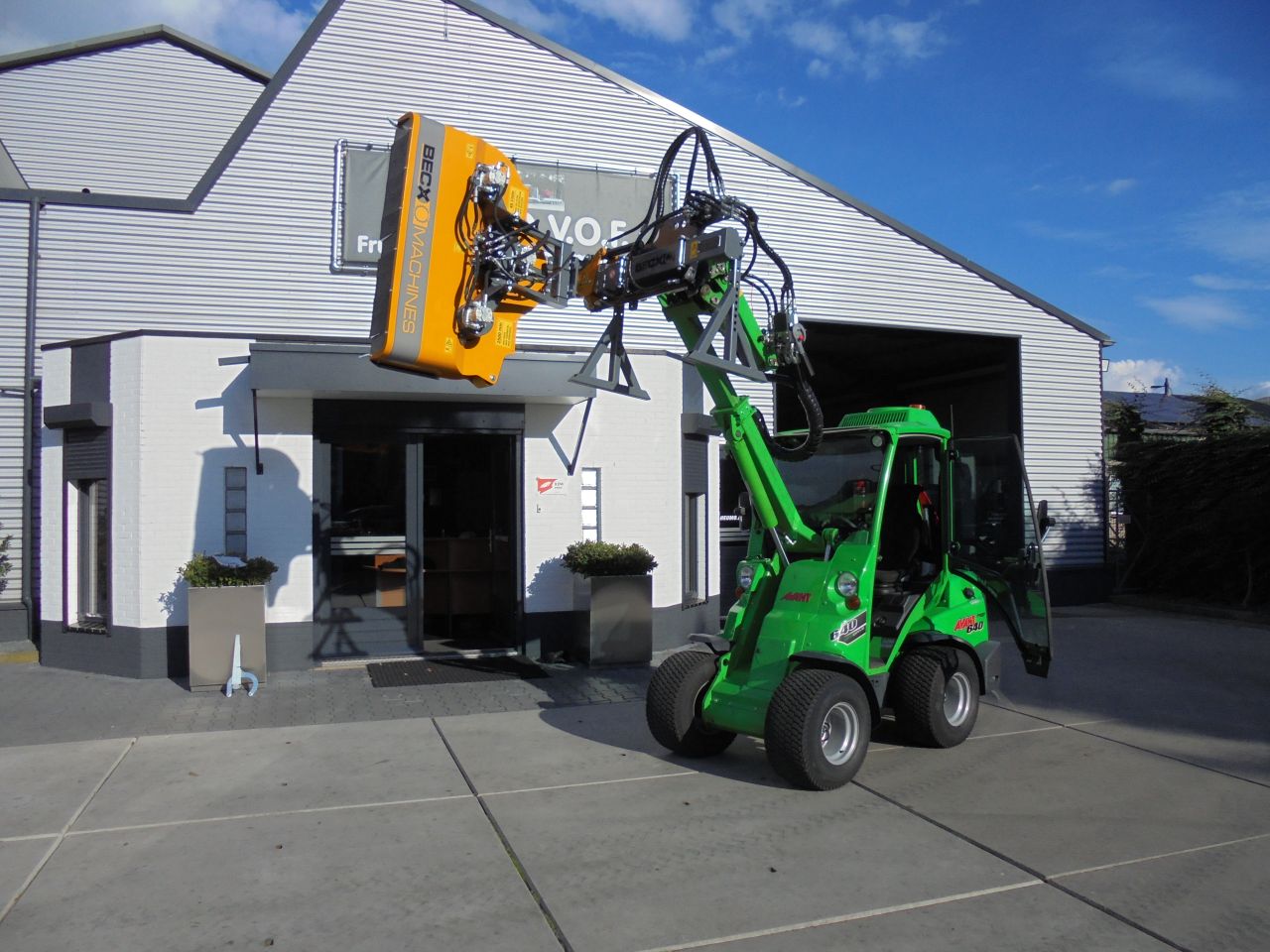 Avant optidrive stage V met becx heggensnoeier en arm