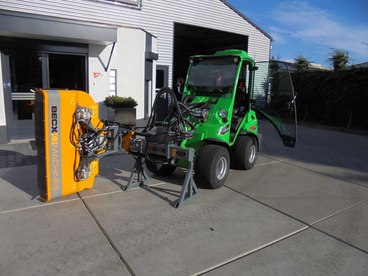 Avant optidrive stage V met becx heggensnoeier en arm